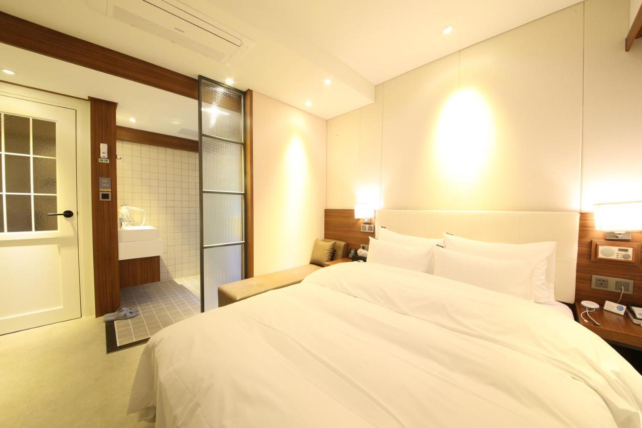 Brooks Hotel Tongyeong Exterior photo